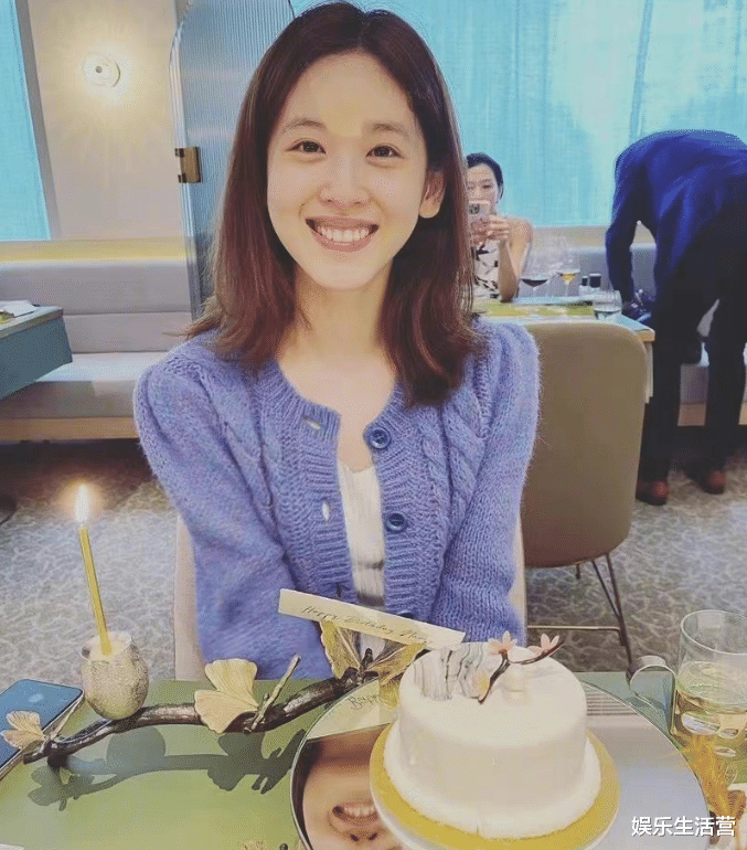 章泽天|章泽天风格大变，扎脏辫漂染走酷炫风，生日当天老公却未发文祝贺