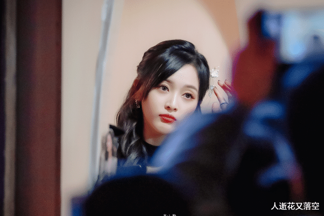 吴宣仪|同饰演过“兔子”的女明星，一个资源多人气旺，一个人气逐渐低落