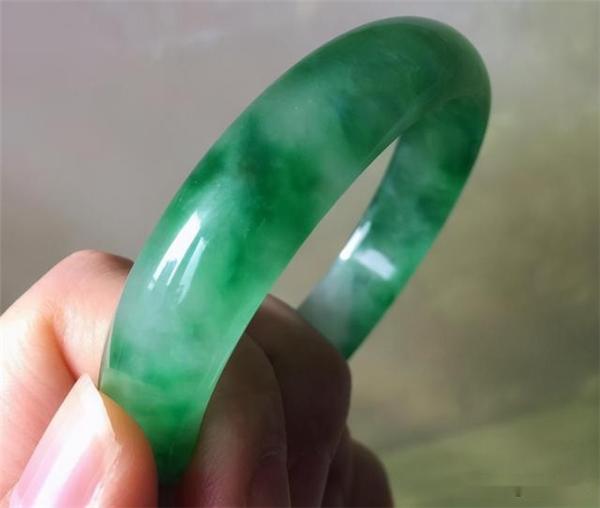 翡翠|3件翡翠,总价值高达12.5亿,但收藏者却心碎了!