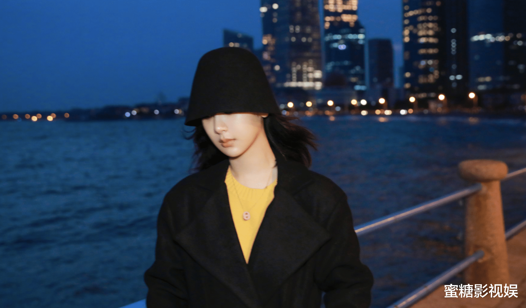 杨紫|让杨紫亲自P图的帅哥是谁？废话文学被拆穿，2大喜事被全网祝福