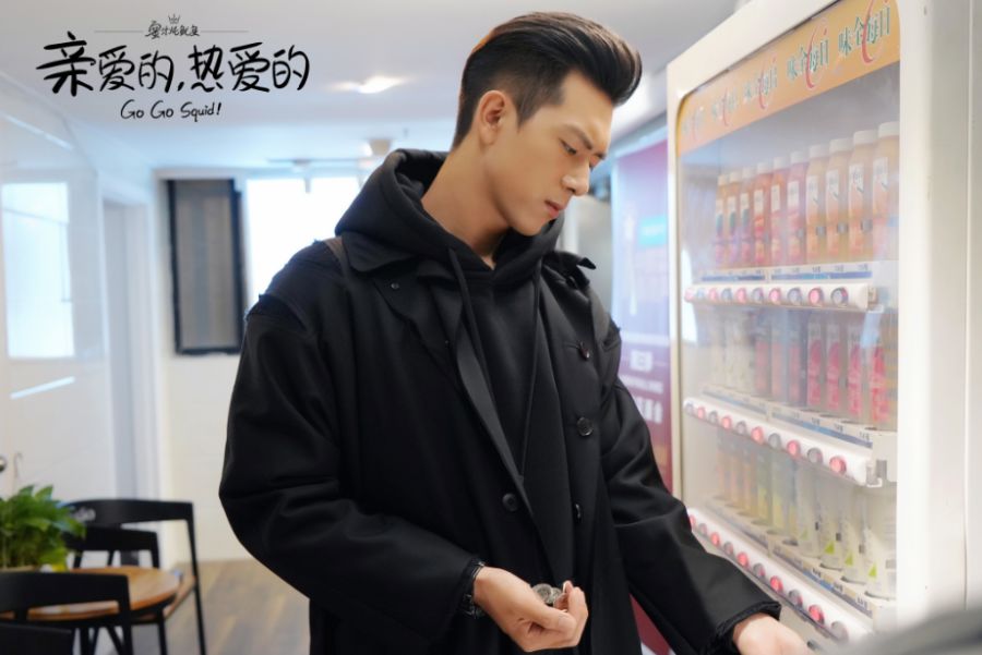 李现|李现换个发型像换了个人，秒变“花美男”，日系风大片满是侠客柔情