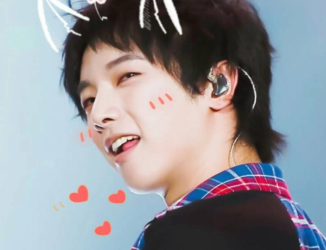 华晨宇|《王牌》新一期路透：关晓彤与华晨宇避嫌明显，称呼站位已更改