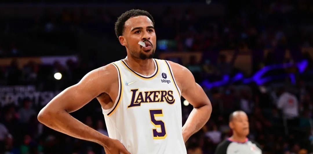 可馨育娃|该死!又伤一个!一场比赛没打,四个倒下了!