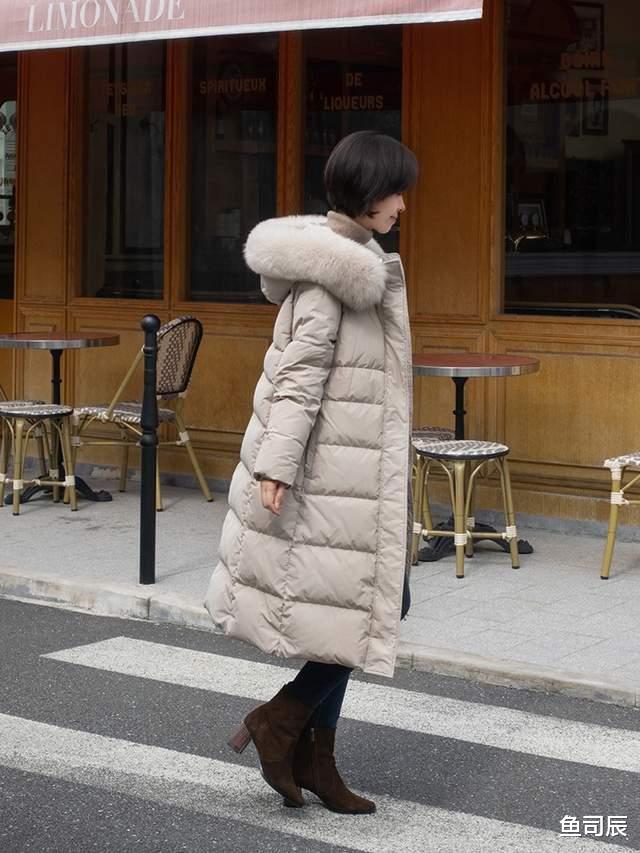 鱼司辰 入冬第一件羽绒服，羽绒服也能打造出各种时尚感，越简单越高级