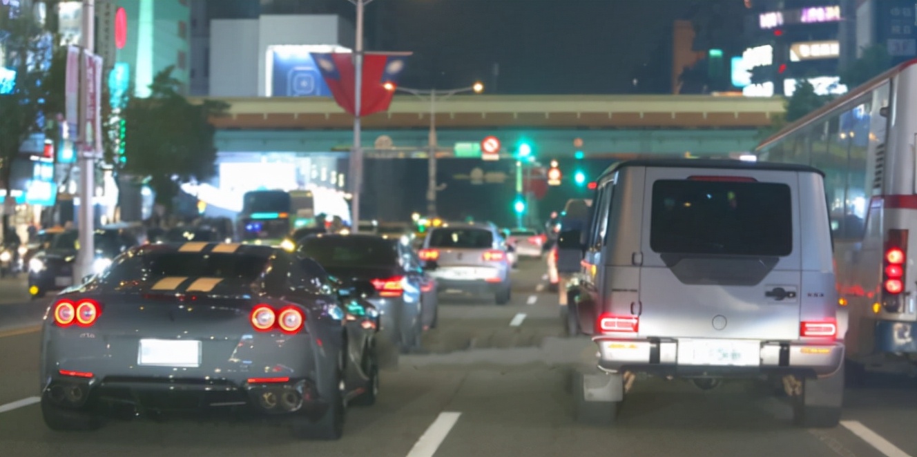 余文乐|花式秀恩爱，王棠云开百万豪车买番石榴，余文乐开法拉利跟随护花