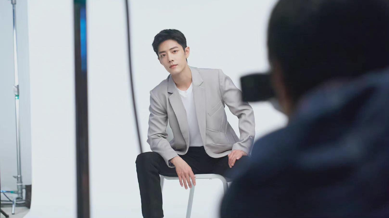 肖战|无海外出道经历的肖战拿下顶奢，国际名人点赞，被认可的东方面孔