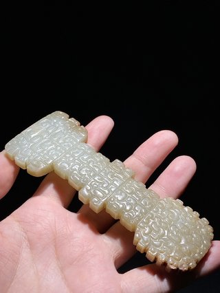 和田玉籽料|春秋 和田玉籽料 勾云纹 兽面纹 玉剑柄 柄形器