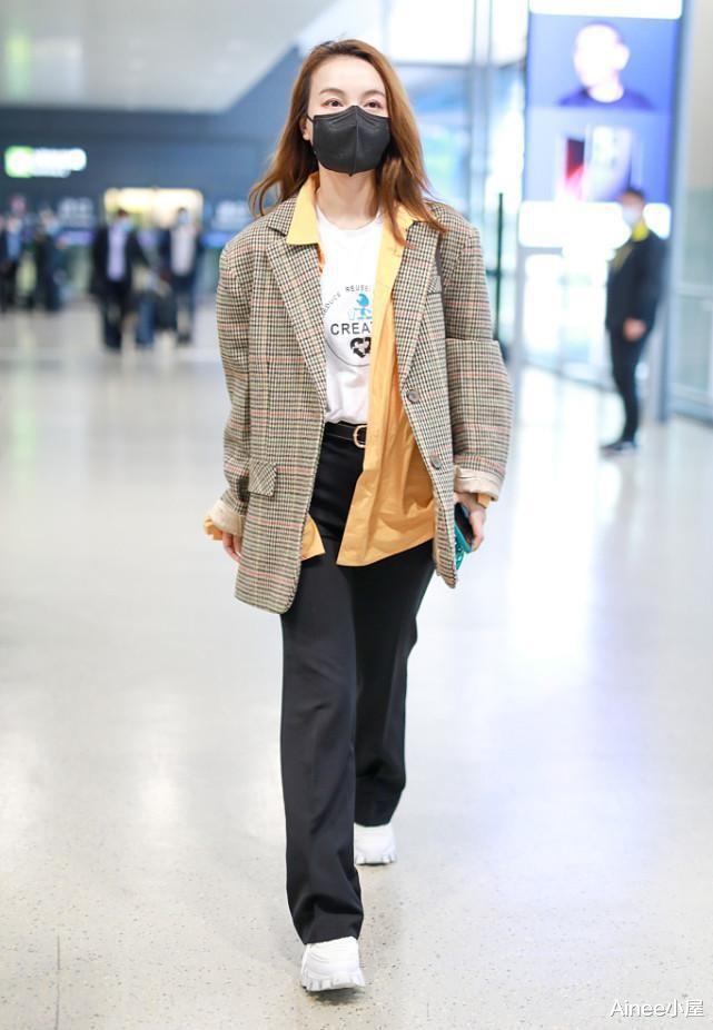 Ainee小屋|吴昕的气质挺淡然的，私服也喜欢穿裸色，西装配抽绳阔腿裤好潇洒