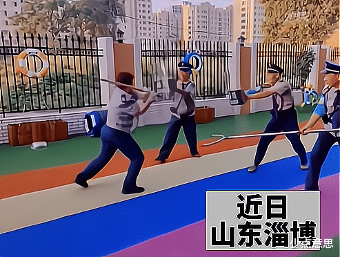 以一敌三?山东一大姐假扮匪徒“闹事”,轻易撂倒3学校保安