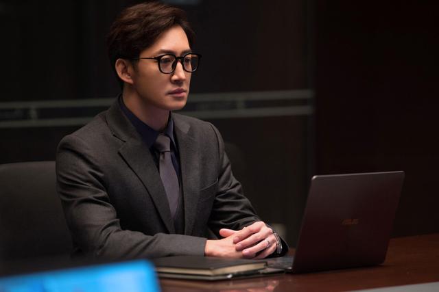 叛逆者|《叛逆者》：出道17年始终不火的“戏骨”，这下终于拽起来了