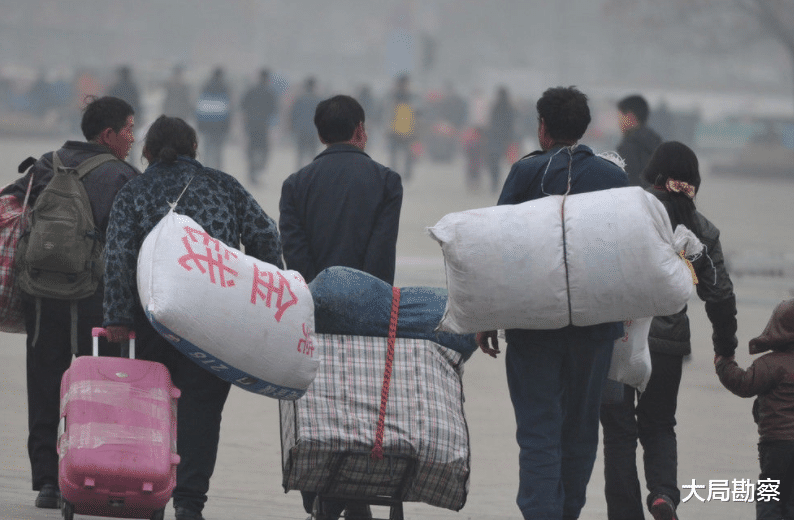 宁夏|“返乡潮”提前到来，农民工们“抢着”买票回家，4个原因很心酸