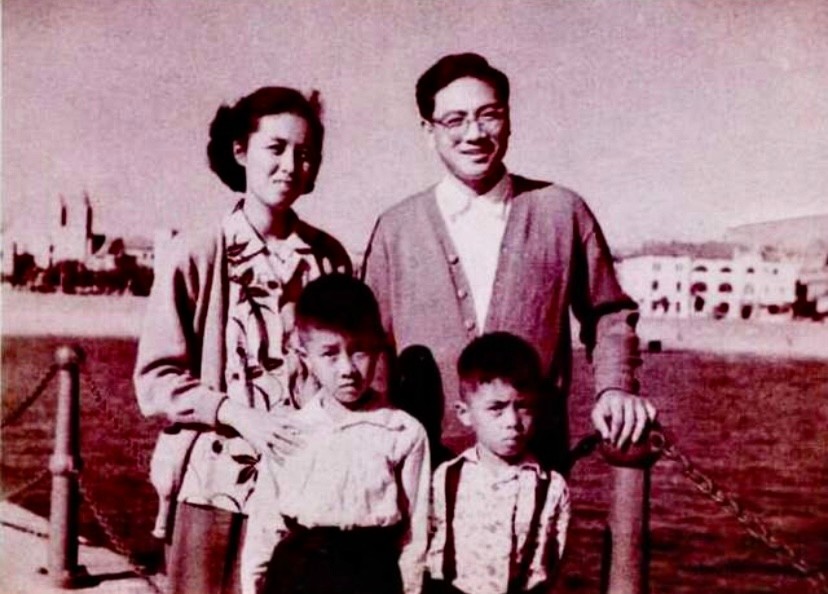 唐国强|唐国强为母亲庆91岁大寿，摆豪华5层大蛋糕，现场布置排场大