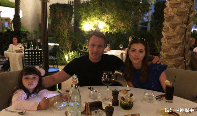 马雅舒|马雅舒老公46岁仍高大帅气，常晒与家人合影，和大女儿关系引关注