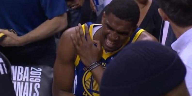 勇士队|不图钱、不图名！堪称NBA的一股清流，3次降薪只为“赖”在勇士