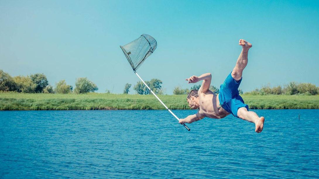 |遇到这种行为的“垃圾钓友”，一定要躲远点，不钓鱼也别坏了心情