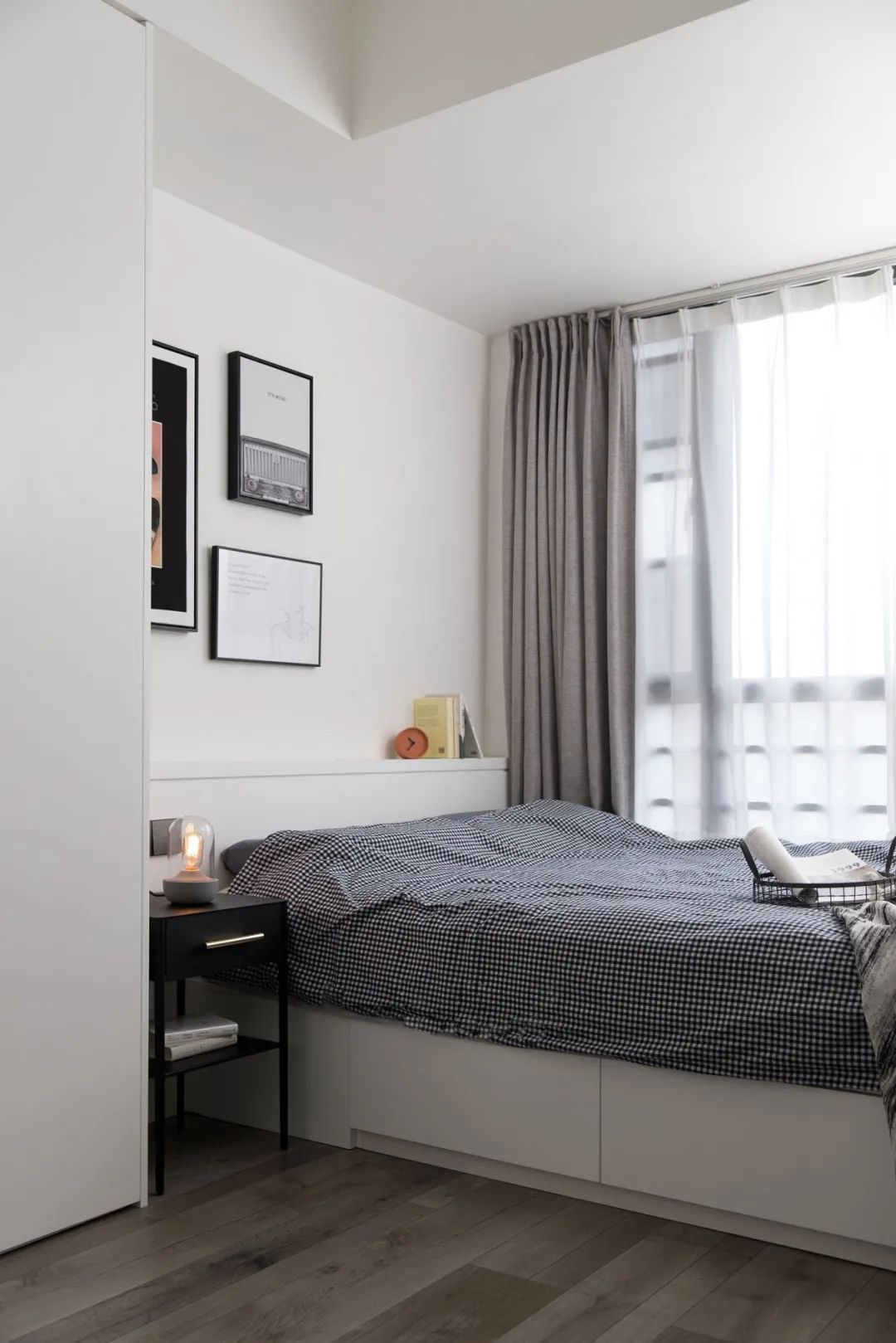 |不拆不敲,45m2也有独立书房,这个黑白灰空间极简又高级