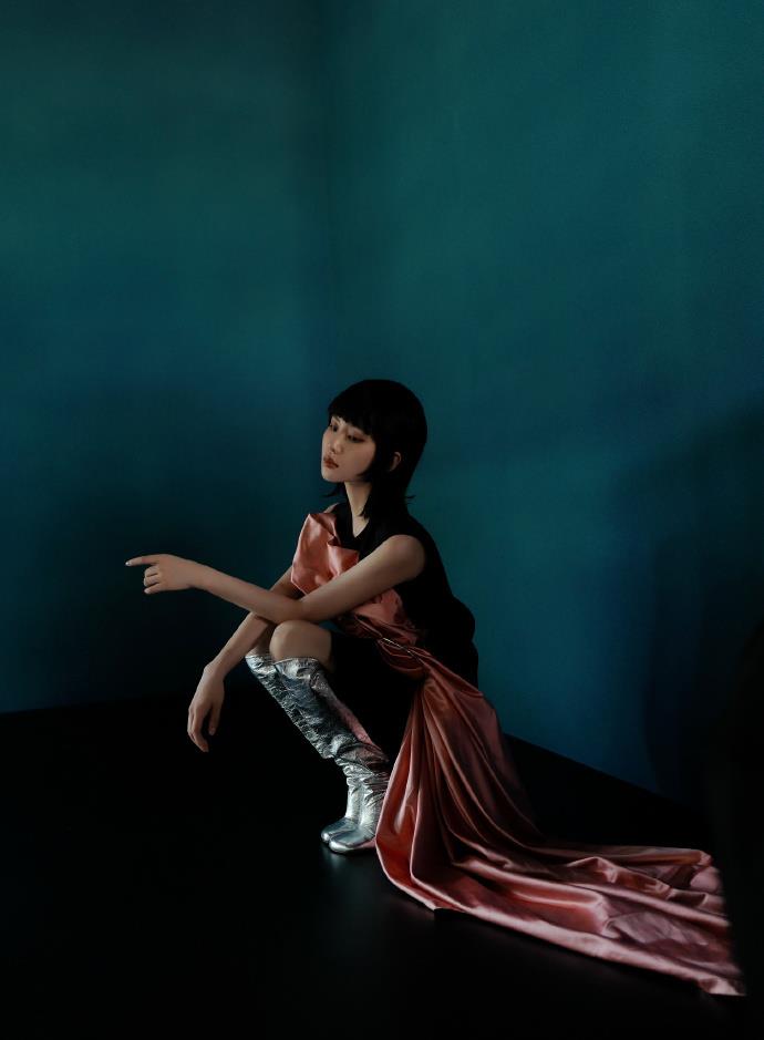 美搭刊报|刘诗诗短发齐刘海如何？挑战鲻鱼头，网友：小美女和大美人的区别