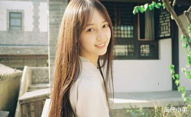 吴亦凡|SNH48成员曝光与吴亦凡聊天记录，嘴喂食物，强行搂抱，内容尺度之大！