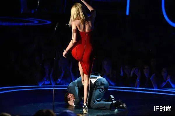 IF时尚|好莱坞第一美人,被要求“在线选男友”?