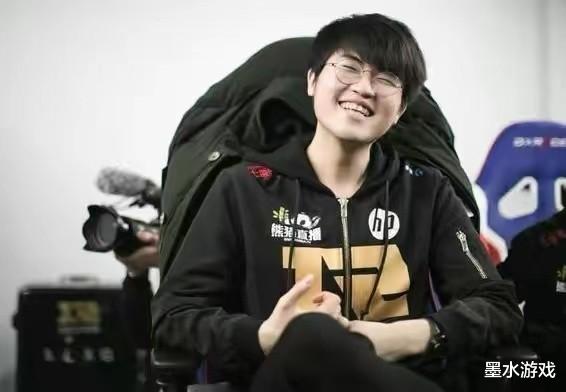 lpl|德杯预选赛开启！姿态满血惨遭秒杀，却被君泽“装”了起来？