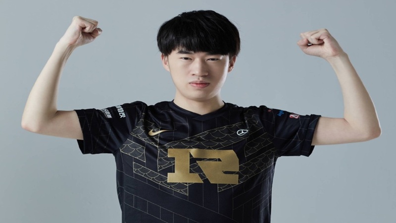 RNG|RNG四连胜后迎来魔鬼赛程，4个对手全是LPL强队，小虎对决3大顶级上单！