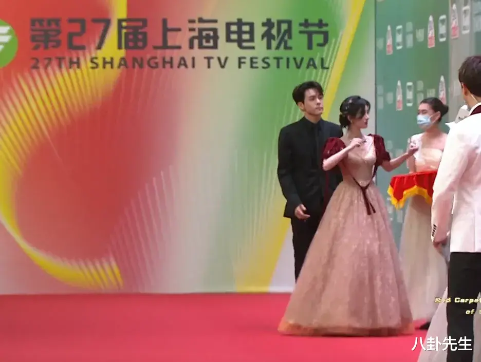 霍启刚|白玉兰颁奖礼：白百何穿深V秀事业线，《觉醒年代》成最大赢家