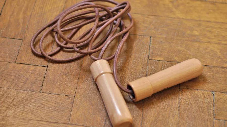 咳嗽|关节寿命有限,这些动作少做点,疼起来真要命