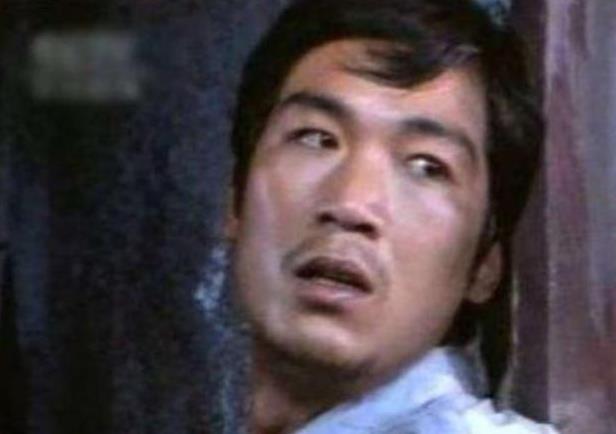 张国立|1972年，张国立和尸体同睡4晚，头发一夜掉光，66岁仍不敢回忆