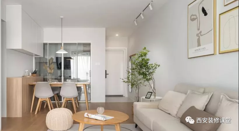 定制餐边柜，不做满墙，留白高级