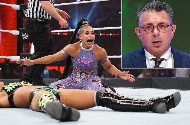 摔角狂热|滑倒、误报、配合失误，今年WWE摔角狂热的?社?死场面你留意到了吗？