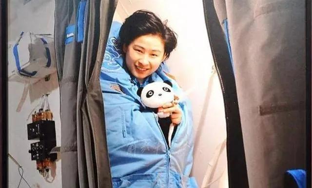 女航天员在空间站如何上厕所?航天员队伍中为什么需要女性?