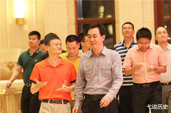 陈小英 陈小英：把申通146亿卖给马云，衣锦还乡后，又靠雨伞再挣百亿