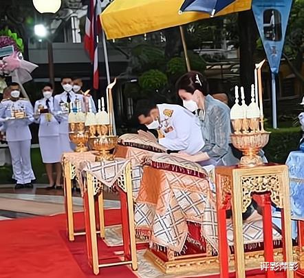 苏提达|泰王习惯海报传递心意，夫妇御画像打动苏提达，贵妃没份同入