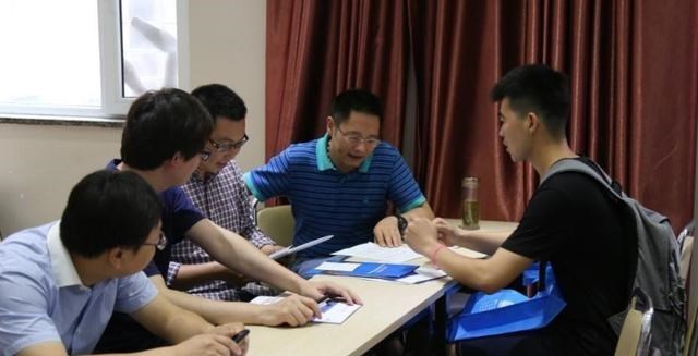 依科育儿吧|准硕士研究生注意下，读研潜规则一定要牢记，对你真的百利无一害