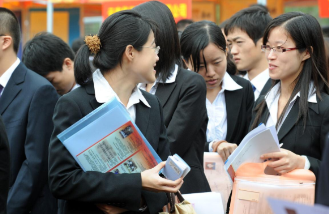 高校|地铁员工“离职热”，铁饭碗为啥突然不香了？工资只是一方面原因