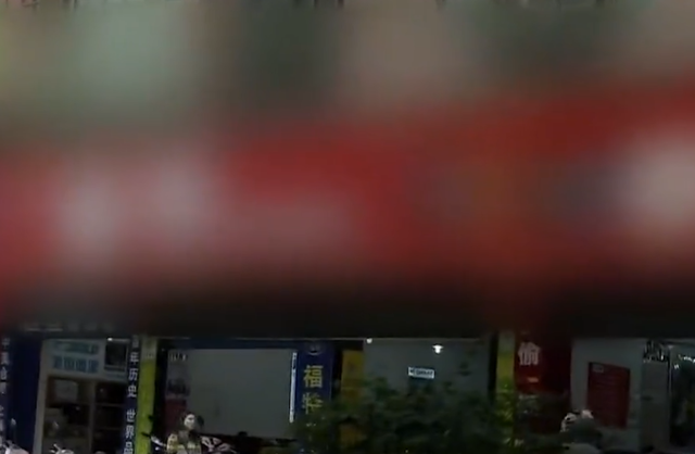 蓦然一牟 老人偏心小儿子，让大儿子和女儿愤愤难平，房屋拆迁补偿难以落地