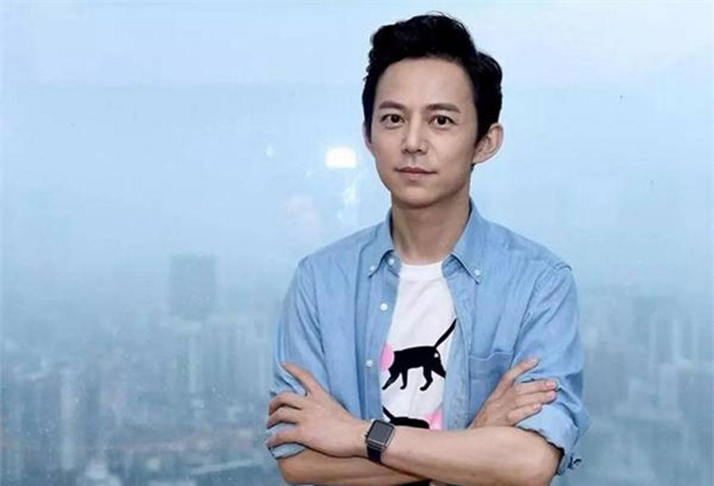 何炅|熊猫眼男星又开麦吐槽？何炅抱着周迅大哭？孙俪说今天她吃素一天