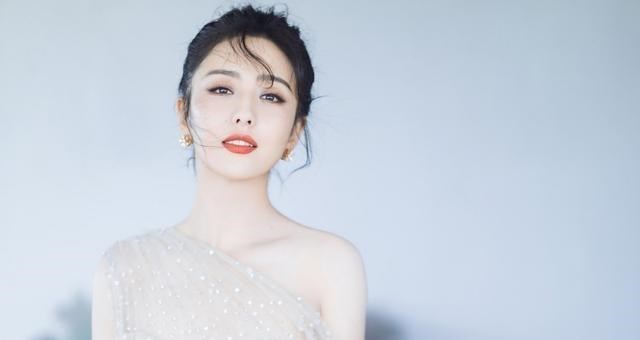 黄晓明|黄晓明佟丽娅有意绑定固定CP？为了各自的利益，还真愿意铤而走险