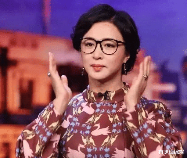 金星|女孩跳舞不穿安全裤，被金星叫停赶下台，曾和杨丽萍发生激烈争执