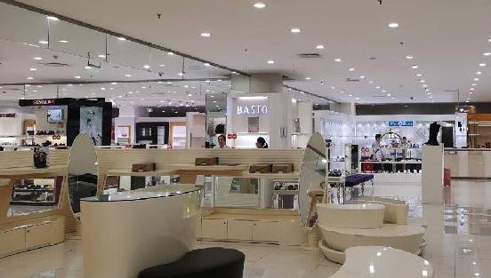 长脖子爸比说|重庆一商场，七年繁华退散，宣布倒闭，老式百货将迎向末路？