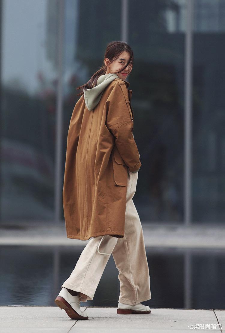 七柒时尚笔记 降温了，外套里面穿什么？用这几件经典内搭，解决你的穿衣烦恼