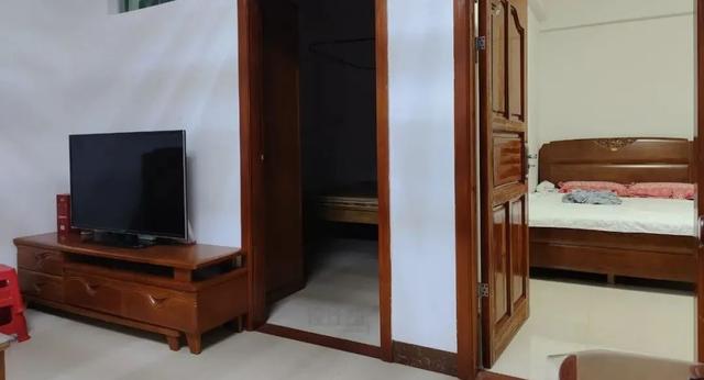 辣眼！大红木门还有人选？现在房门流行这样选