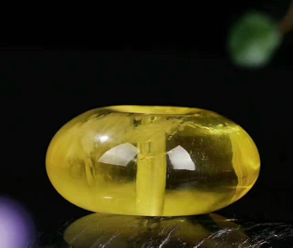 翡翠|天然琥珀如何鉴别：市场价值怎样，如何收藏