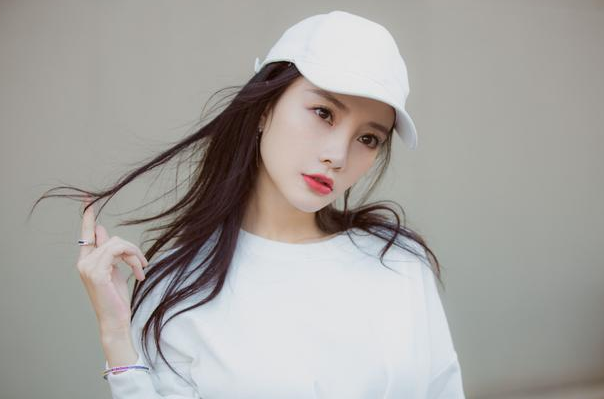 李小璐|李小璐妈妈庆65岁生日，上阵跳舞受追捧，豪宅奢华被指价值7000万