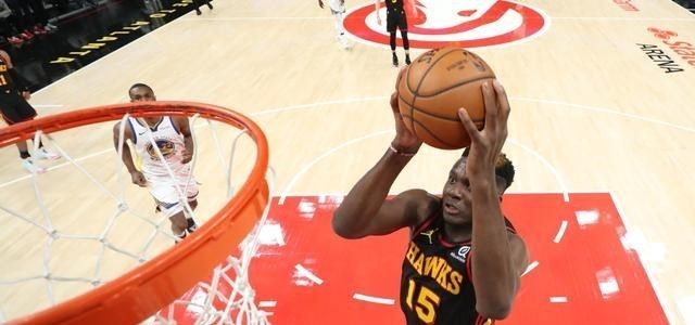 斯蒂芬·庫里|4巨頭84分，勇士險掀翻黑馬！庫里37分5板8失誤，卡佩拉24+18暴走