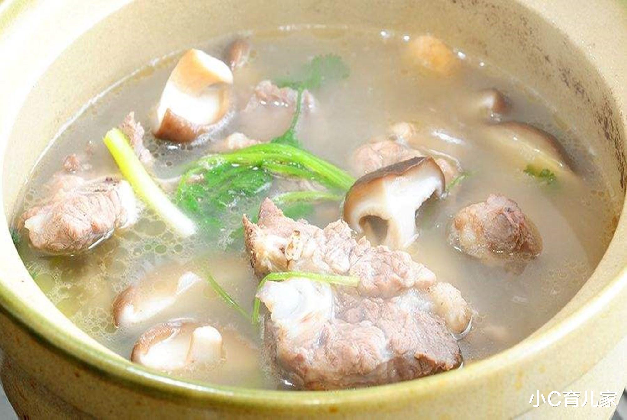 小C育儿家|有种伤害叫妈妈做的“偷懒辅食”，娃看似吃得香，实则有积食风险