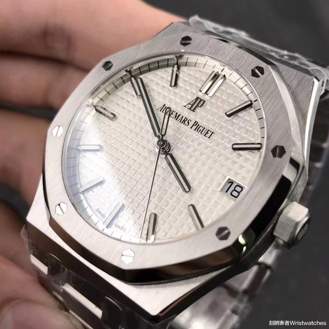 刻腕表者Wristwatches|ZF厂爱彼AP15500白盘细节评测优缺点如何？