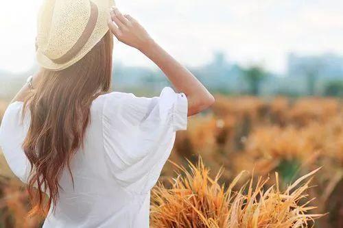 仲念念|想撩一个人,不要每天发微信,做好这三件事,他会主动来找你