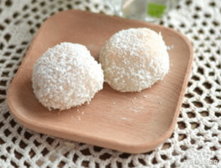 医生 明日中元节，别忘了多吃三食，少做三事，祈福纳祥，日子越过越红火