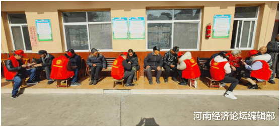 河南经济论坛编辑部 西峡县石界河镇:学雷锋 送温暖